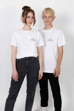 Lade das Bild in den Galerie-Viewer, WHITE BASIC SHIRT