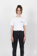 Lade das Bild in den Galerie-Viewer, WHITE BASIC SHIRT