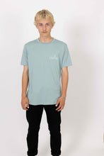 Lade das Bild in den Galerie-Viewer, HUMANITY STAND TOGETHER - SHIRT GREEN - LIMITED EDITION
